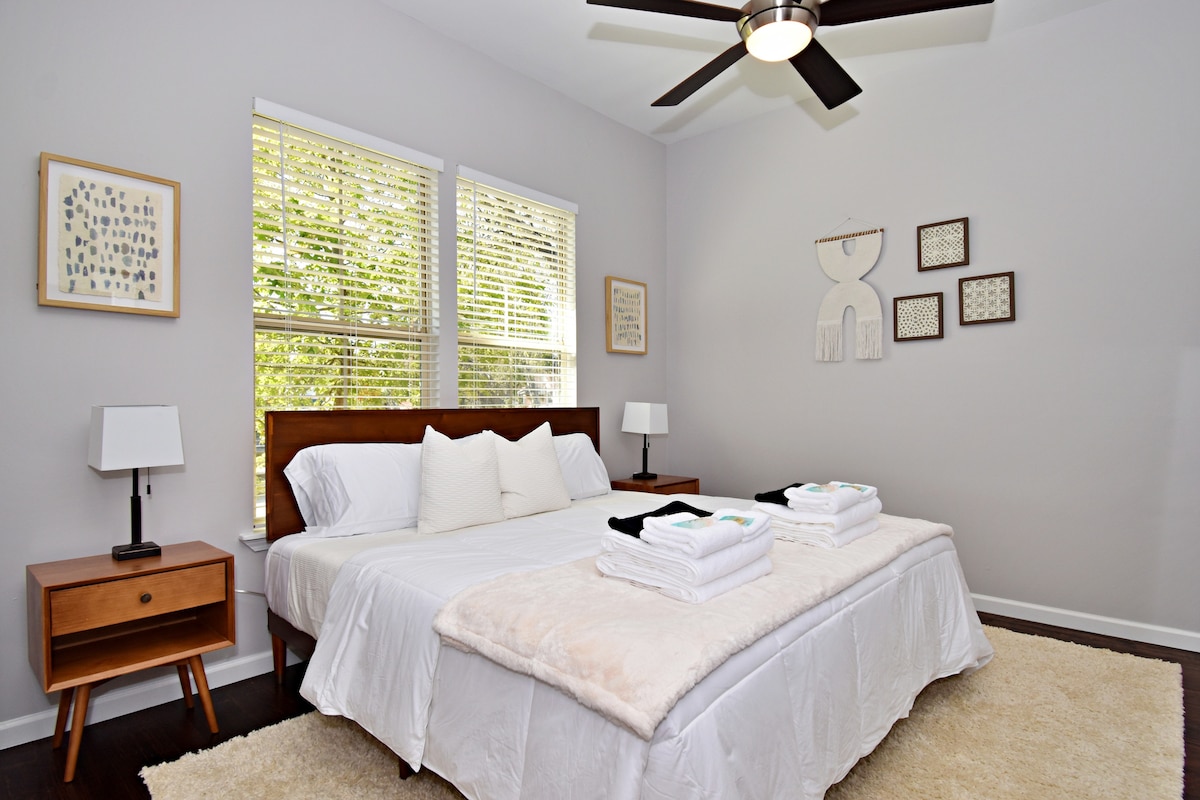 Fire pit and backyard at Tobin Hill furnished rental